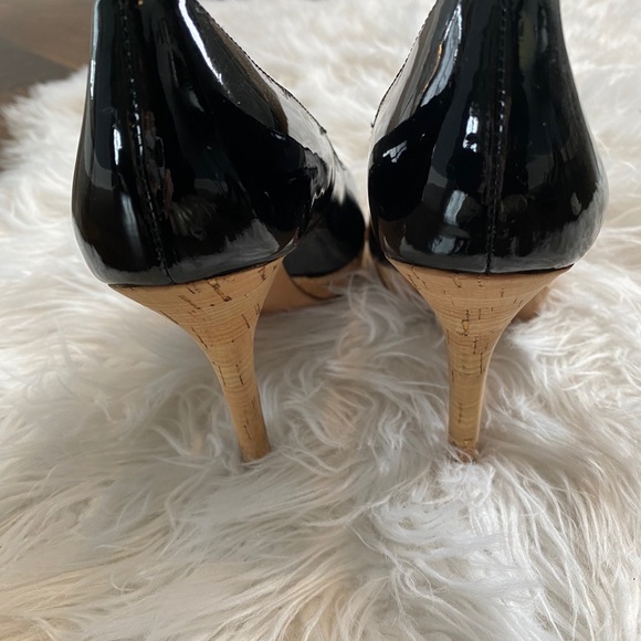 Patent leather, peep toe, cork platform heels - Picture 4 of 4